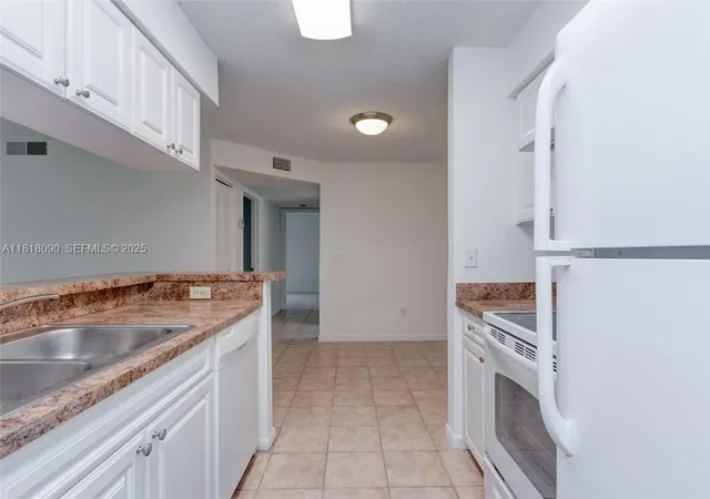 Homes for sale in Pompano Beach, FL | 1235 Sw 46Th Ave, Pompano Beach, FL 33069