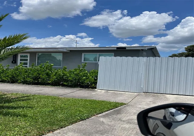 2nd image of 3195 W 10th Ave, Hialeah, FL 33012 | MLS# A11803484