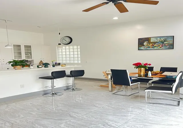 Homes for sale in Hollywood, FL | 1120 Papaya St, Hollywood, FL 33019 | MLS# A11819665