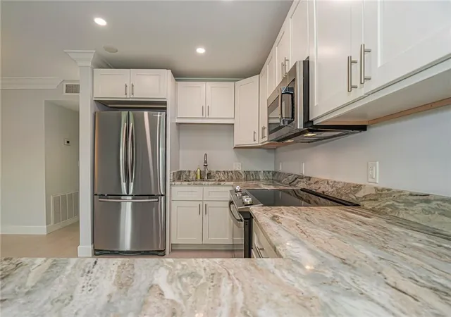 Homes for sale in Vero Beach, FL | 97 Spring Lake Dr #104, Vero Beach, FL 32962 | MLS# R11097281