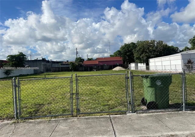 2nd image of 20 W 40th Pl, Hialeah, FL 33012 | MLS# A11822705