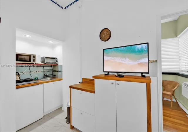 3rd image of 255 W 24Th St #136, Miami Beach, FL 33140 | MLS# A11787991