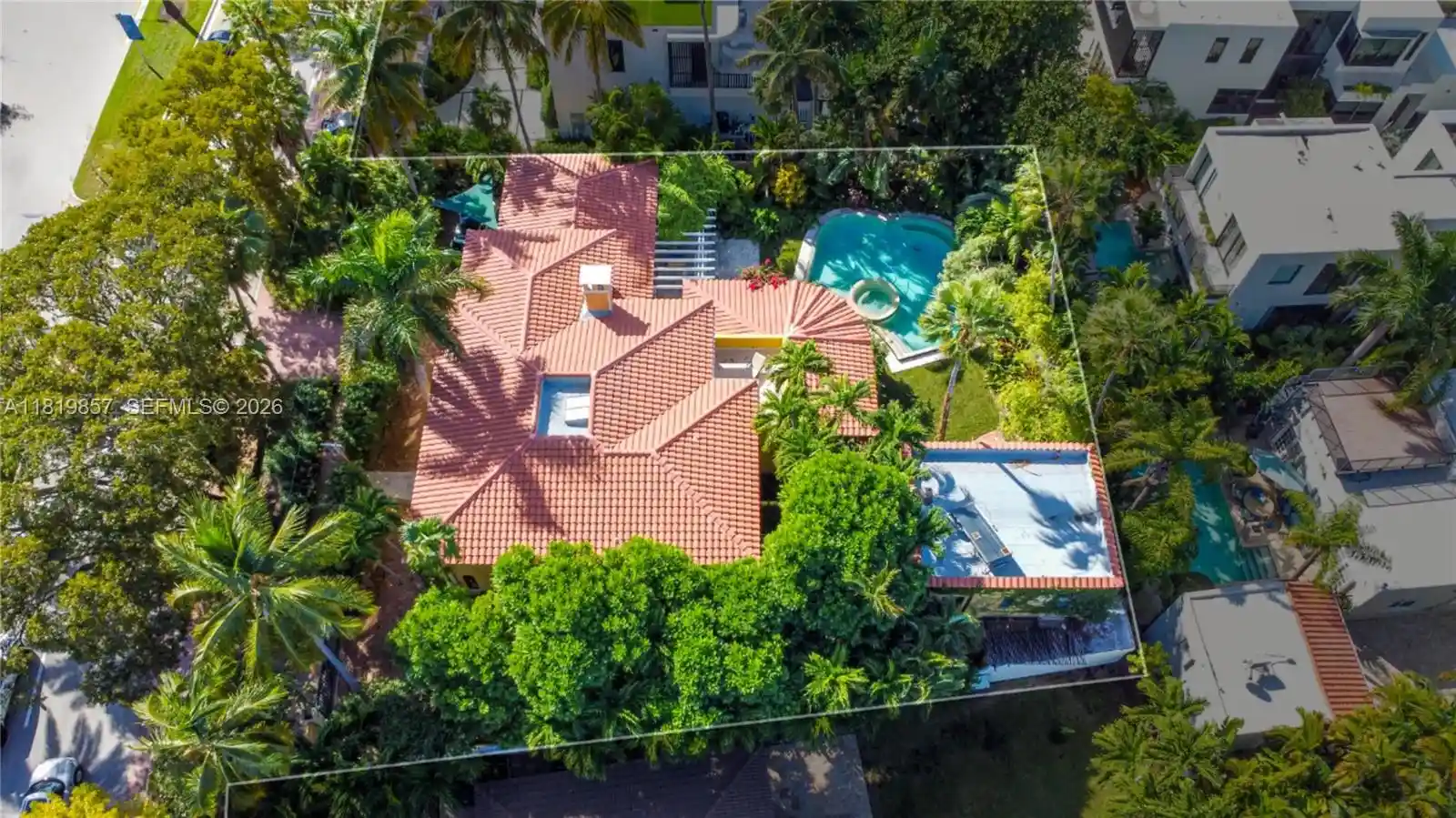 Photo 1 of Mansion for sale at 2050 Alton Rd, Miami Beach, FL 33140 | MLS# A11819857 | Listing updated on 2026-10-30
