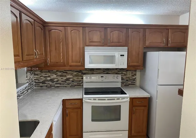 Homes for sale in Miramar, FL | 3252 Foxcroft Rd 206 #206, Miramar, FL 33025 | MLS# A11651709