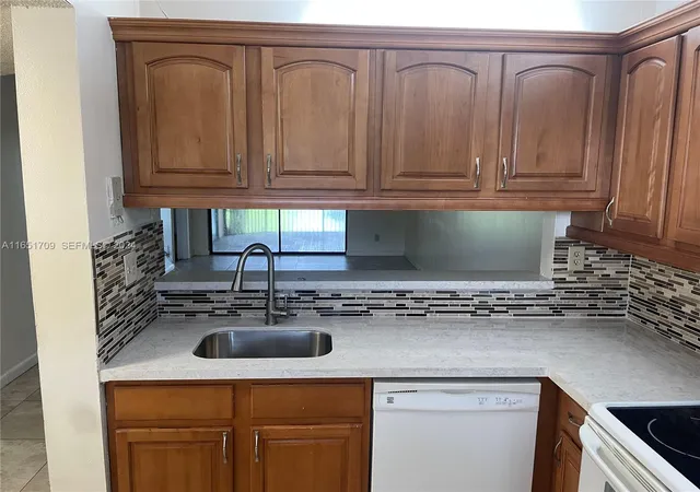 Homes for sale in Miramar, FL | 3252 Foxcroft Rd 206 #206, Miramar, FL 33025 | MLS# A11651709