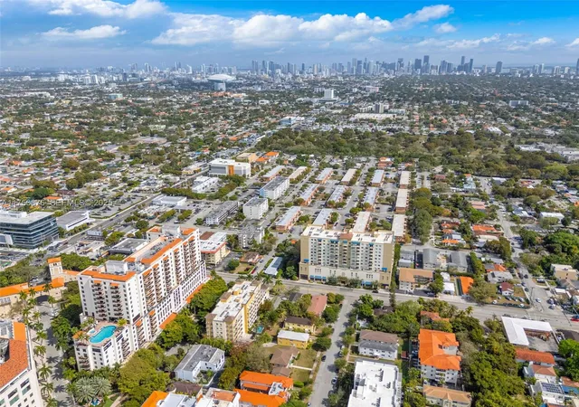35th image of 29 Santillane Ave #7, Coral Gables, FL 33134 | MLS# A11750676