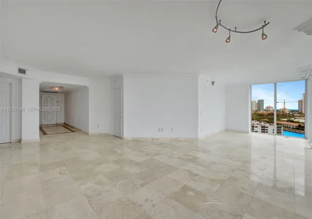 3rd image of 3370 Hidden Bay Dr #1208, Aventura, FL 33180 | MLS# A11600146