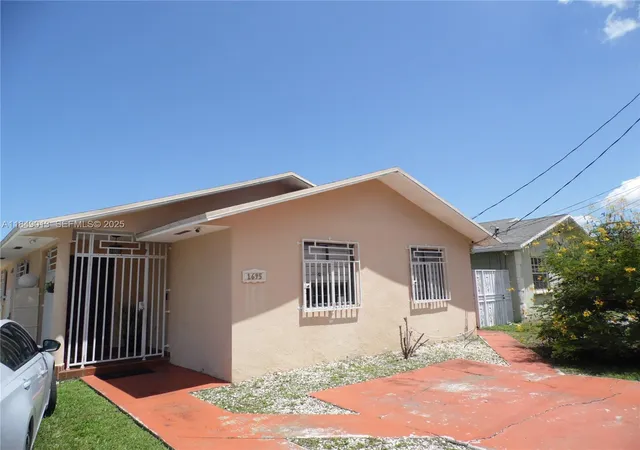 2nd image of 1695 W 6th Ave, Hialeah, FL 33010 | MLS# A11849013