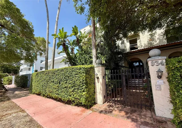 Homes for sale in Miami Beach, FL | 934 Michigan Avenue, Miami Beach, FL 33139 | Houzeo