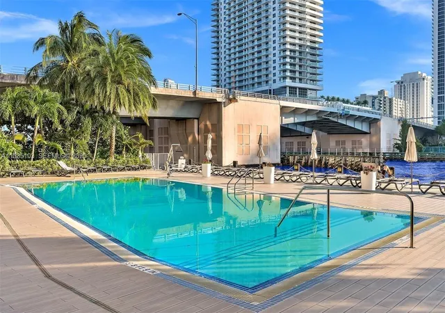 2nd image of 2600 E Hallandale Beach Blvd #T3107, Hallandale Beach, FL 33009 | MLS# A11535103