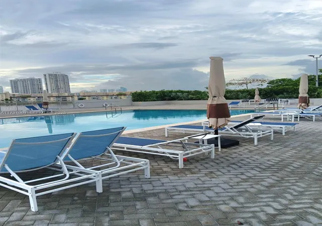 2nd image of 18031 Biscayne Blvd, Aventura, FL 33160