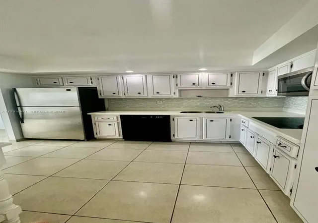 3rd image of 18031 Biscayne Blvd #1103, Aventura, FL 33160 | MLS# A11731001
