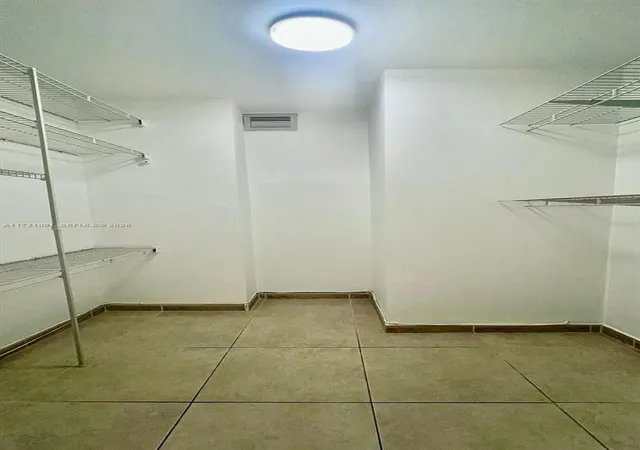 image of 18031 Biscayne Blvd, Aventura, FL 33160