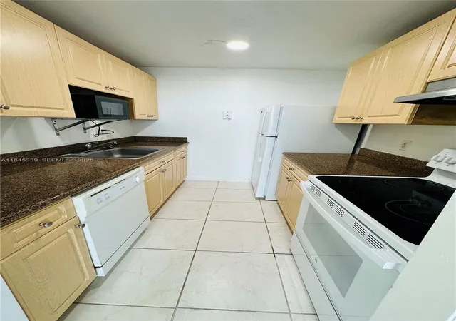 5th image of 2020 Ne 135Th St #807, North Miami, FL 33181 | MLS# A11845339