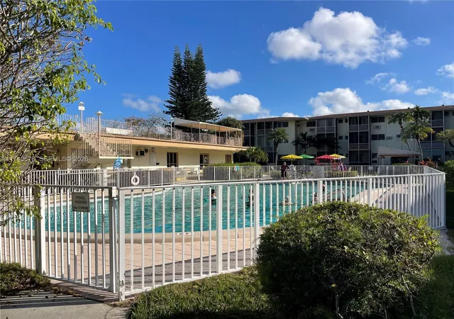 2nd image of 17090 Ne 14Th Ave #314, North Miami Beach, FL 33162 | MLS# A11740676