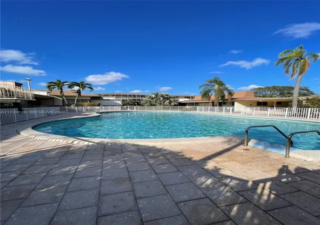 4th image of 17090 Ne 14Th Ave #314, North Miami Beach, FL 33162 | MLS# A11740676