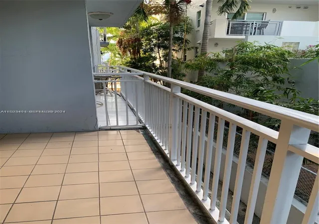 2nd image of 947 Lenox Ave, Miami Beach, FL 33139