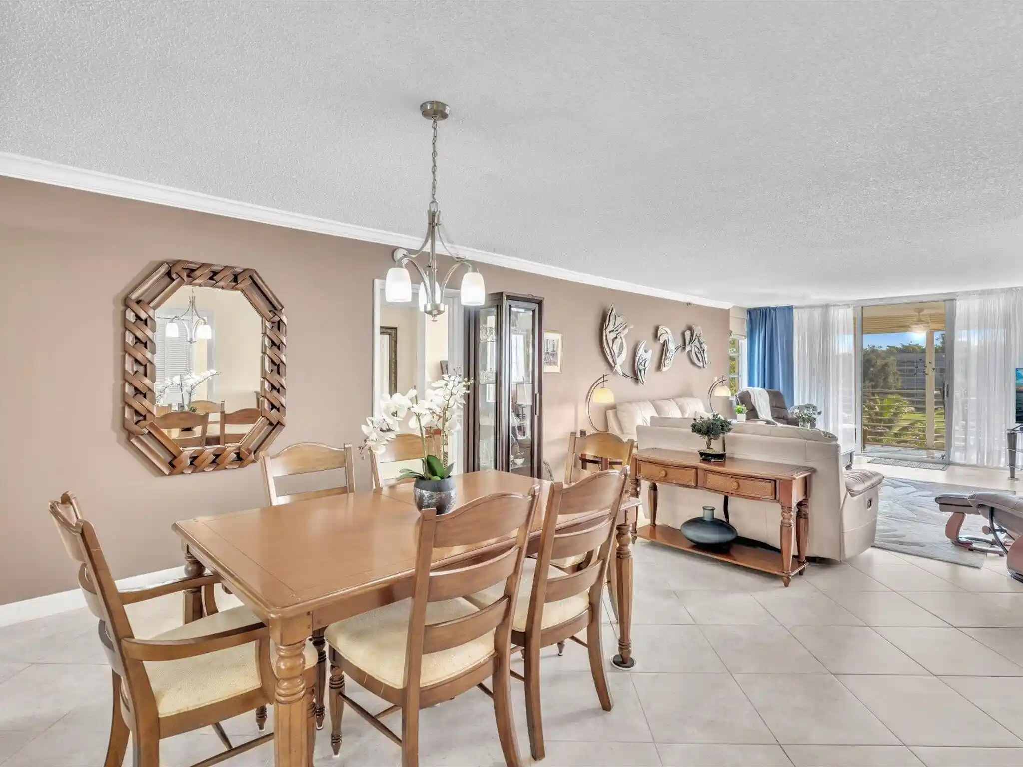 Listing Photo 1 - Condo for sale in 3510 Oaks Wy located at 3510 Oaks Wy, Pompano Beach, FL 33069 - Unit #409