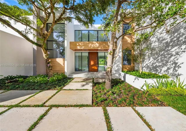 3rd image of 6675 Sw 96Th St, Pinecrest, FL 33156 | MLS# A11609251