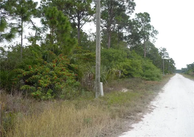 4th image of 320 G Rd, Labelle, FL 33935 | MLS# F10214889