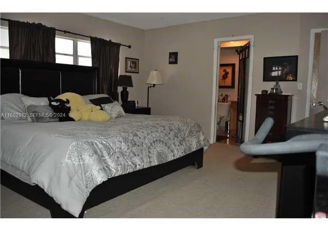 5th image of 11855 NE 9th Dr, North Miami, FL 33181