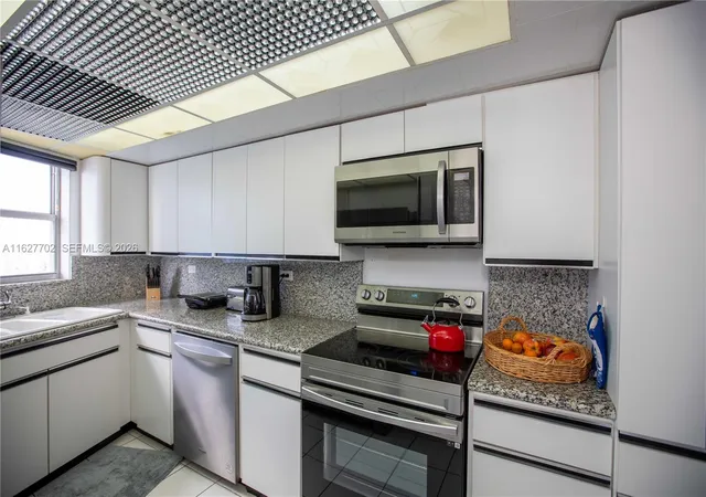 5th image of 6039 Collins Ave #1728, Miami Beach, FL 33140 | MLS# A11627702