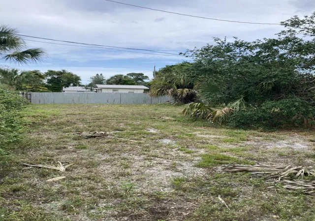 Photo 1 of Land for sale at 4669 Se May Ave, Stuart, FL 34997 | MLS# R10888393 | Listing updated on 2026-09-23