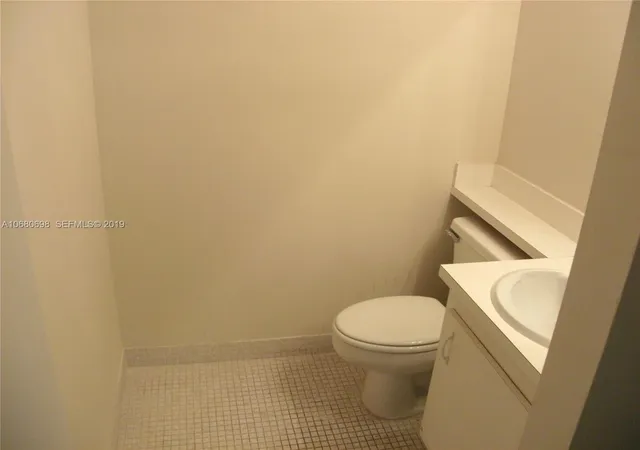 5th image of 4174 Inverrary Dr #911, Lauderhill, FL 33319 | MLS# A10680698