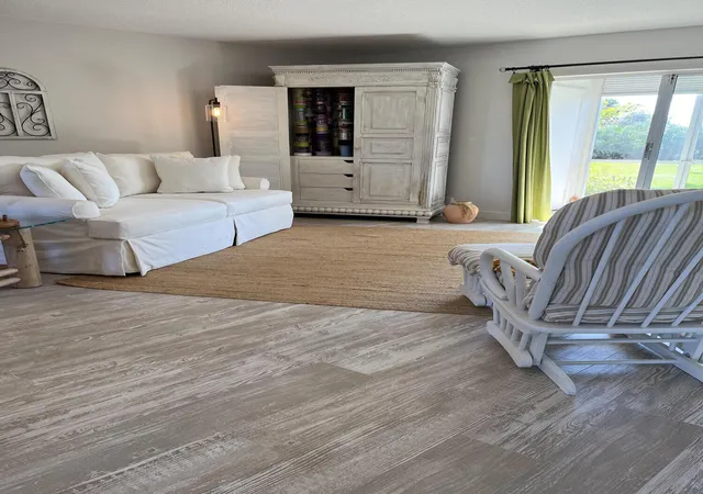 Photo 2 of Condo for sale at 18081 Se Country Clb Dr #293, Jupiter, FL 33469 | MLS# R11084588 | Listing updated on 2026-09-23