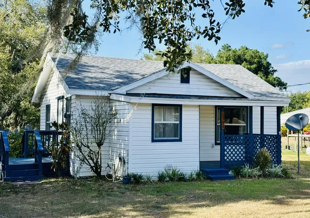 1st image of 1104 Sw 11th St, Okeechobee, FL 34974 | MLS# R11030713