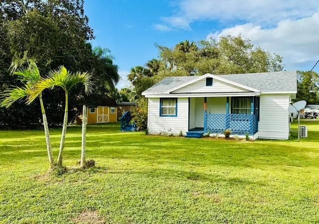 2nd image of 1104 Sw 11th St, Okeechobee, FL 34974 | MLS# R11030713