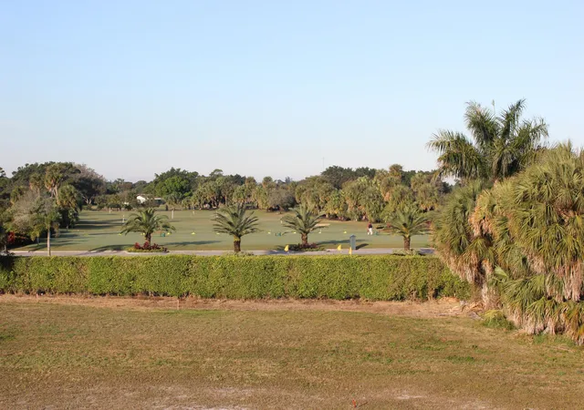 3rd image of 331 Orange Tree Dr, Lake Worth, FL 33462 | MLS# R10688006