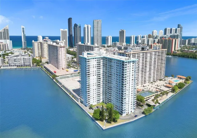 2nd image of 301 174th St #1701, Sunny Isles Beach, FL 33160 | MLS# A11594266