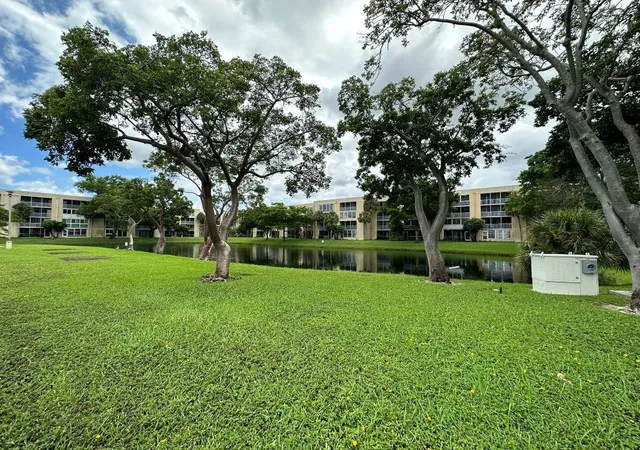 Homes for sale in Lauderdale Lakes, FL | 3121 Nw 47th Terrace, Lauderdale Lakes, FL 33319 | Houzeo