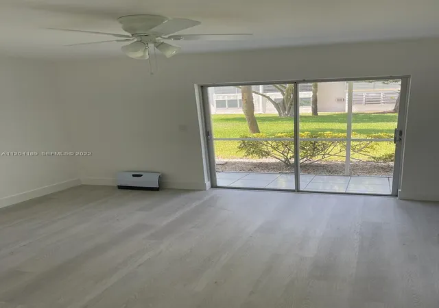 Homes for sale in West Palm Beach, FL | 155 Easthampton G 155, West Palm Beach, FL 33417 | Houzeo