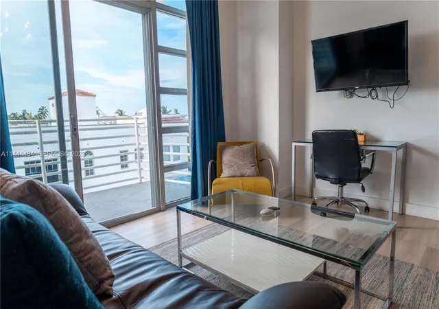 3rd image of 1052 Ocean Dr #C503, Miami Beach, FL 33139 | MLS# A11444484