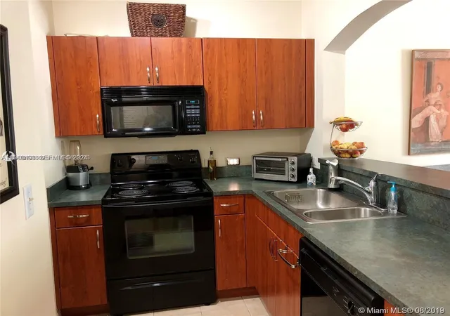 2nd image of 9172 Collins Ave #13, Surfside, FL 33154 | MLS# A11540498