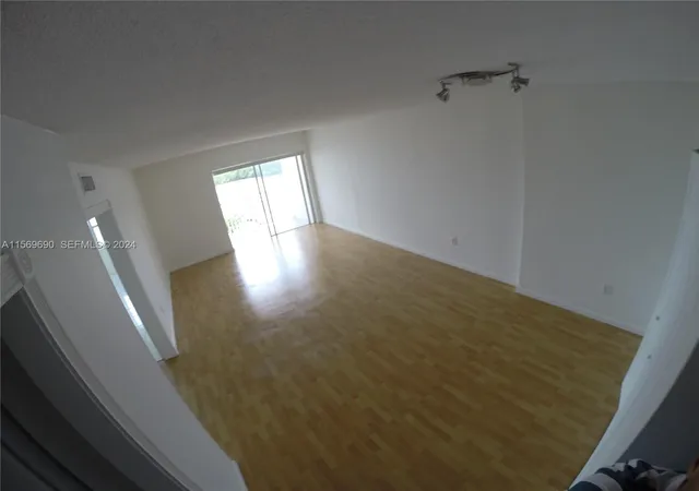 2nd image of 400 Kings Point Dr #905, Sunny Isles Beach, FL 33160 | MLS# A11569690