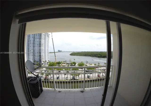 4th image of 400 Kings Point Dr #905, Sunny Isles Beach, FL 33160 | MLS# A11569690