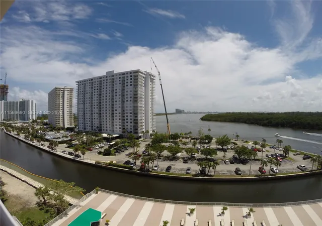 5th image of 400 Kings Point Dr #905, Sunny Isles Beach, FL 33160 | MLS# A11569690