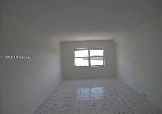 2nd image of 400 Kings Pt Dr, Sunny Isles Beach, FL 33160