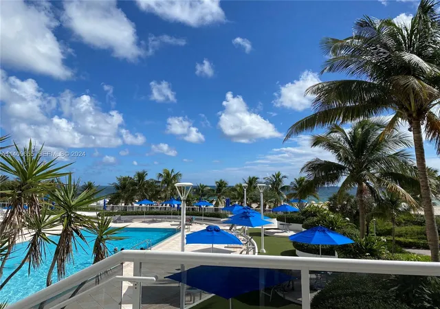 2nd image of 100 Lincoln Rd #939, Miami Beach, FL 33139 | MLS# A11409655