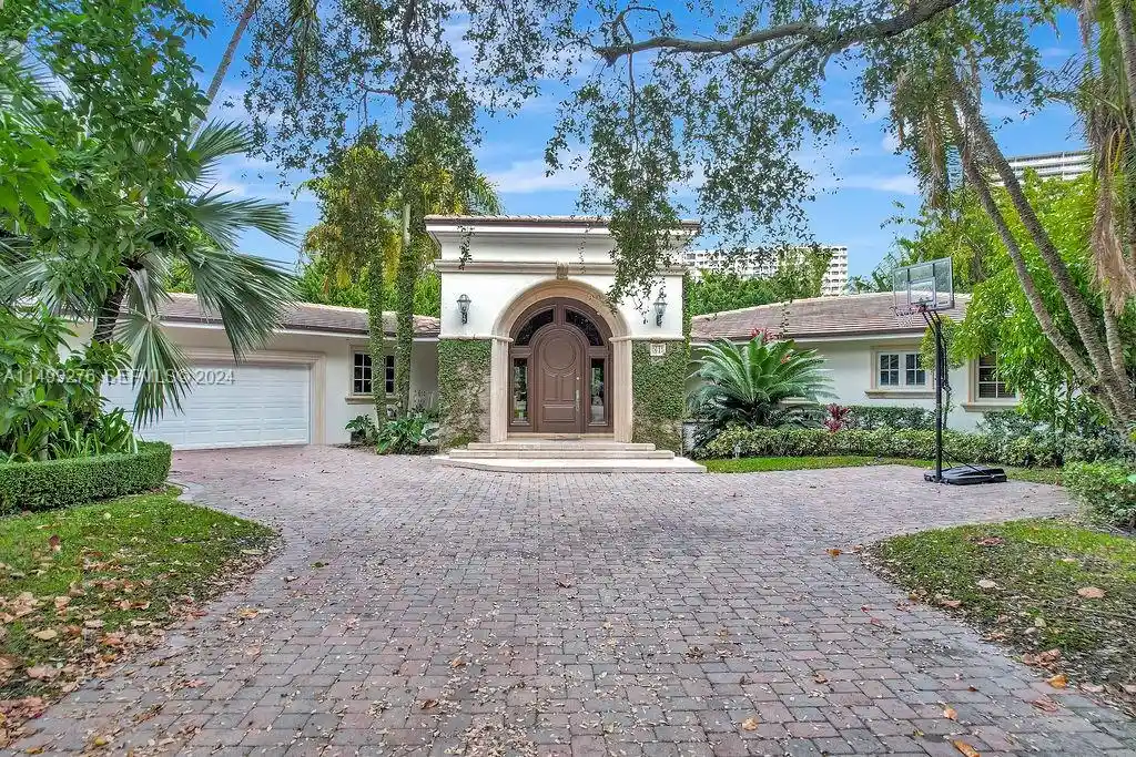 Photo 1 of Mansion for sale at 61 Camden Ct, Bal Harbour, FL 33154 | MLS# A11499276 | Listing updated on 2026-10-31