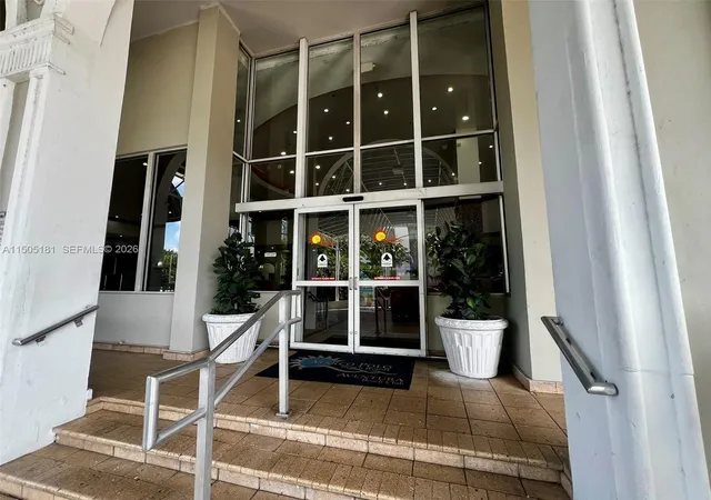 3rd image of 19201 Collins Ave #432, Sunny Isles Beach, FL 33160 | MLS# A11505181