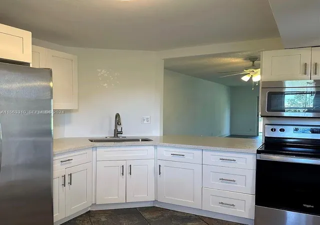 2nd image of 6201 N Falls Cir Dr #304, Lauderhill, FL 33319 | MLS# A11563310