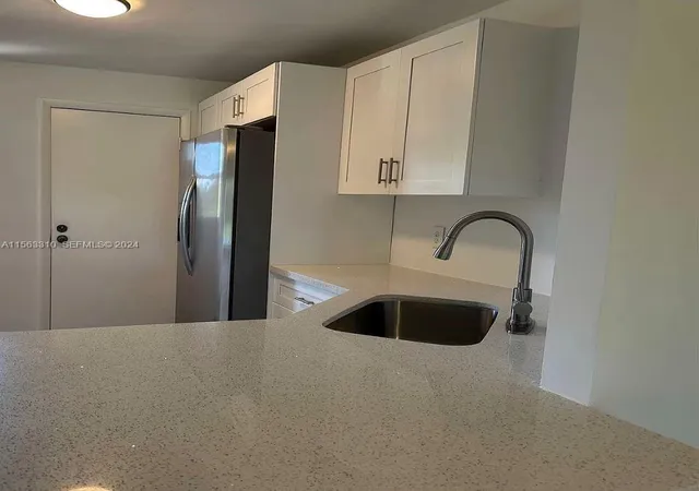 4th image of 6201 N Falls Cir Dr #304, Lauderhill, FL 33319 | MLS# A11563310