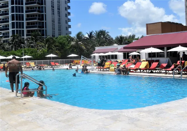 5th image of 19201 Collins Ave #637, Sunny Isles Beach, FL 33160 | MLS# A11442305