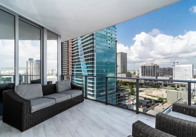 3rd image of 851 Ne 1St Ave #1710, Miami, FL 33132 | MLS# A11636668