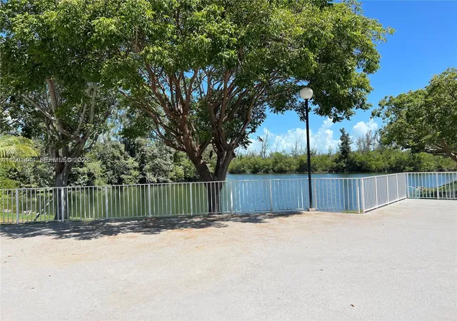 Homes for sale in Cutler Bay, FL | 8260 Sw 210th Street, Cutler Bay, FL 33189 | Houzeo