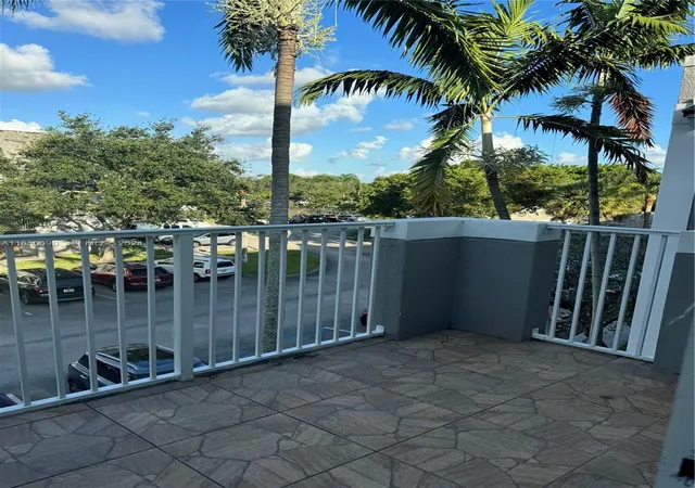 14th image of 720 Sw 111th Ave #307, Pembroke Pines, FL 33025 | MLS# A11630090